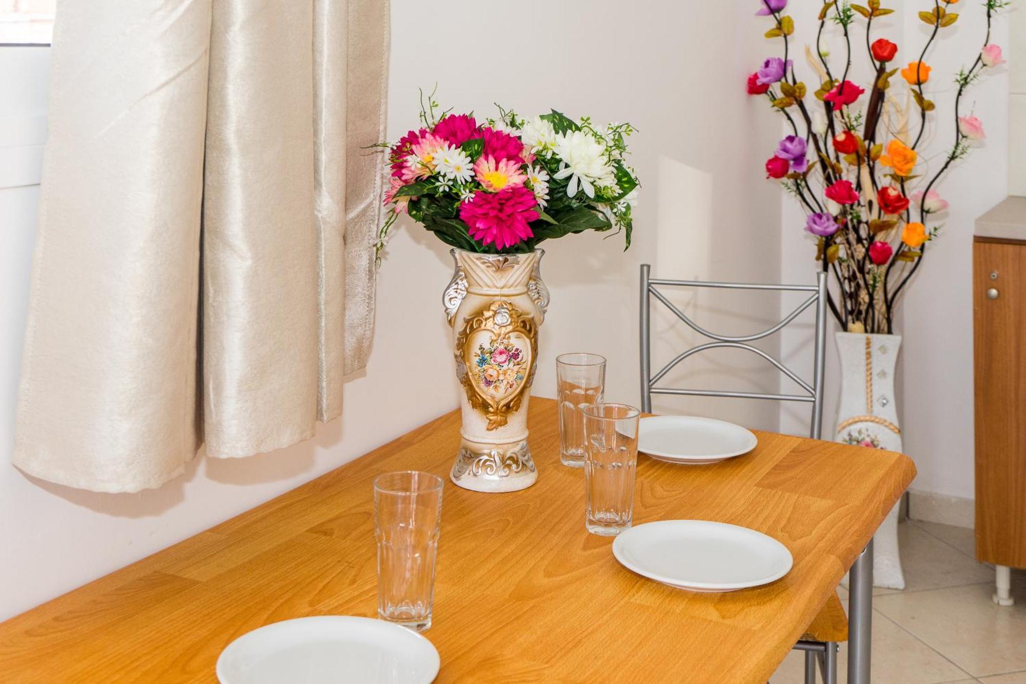 Laganas Strip Mall Apartments מראה חיצוני תמונה