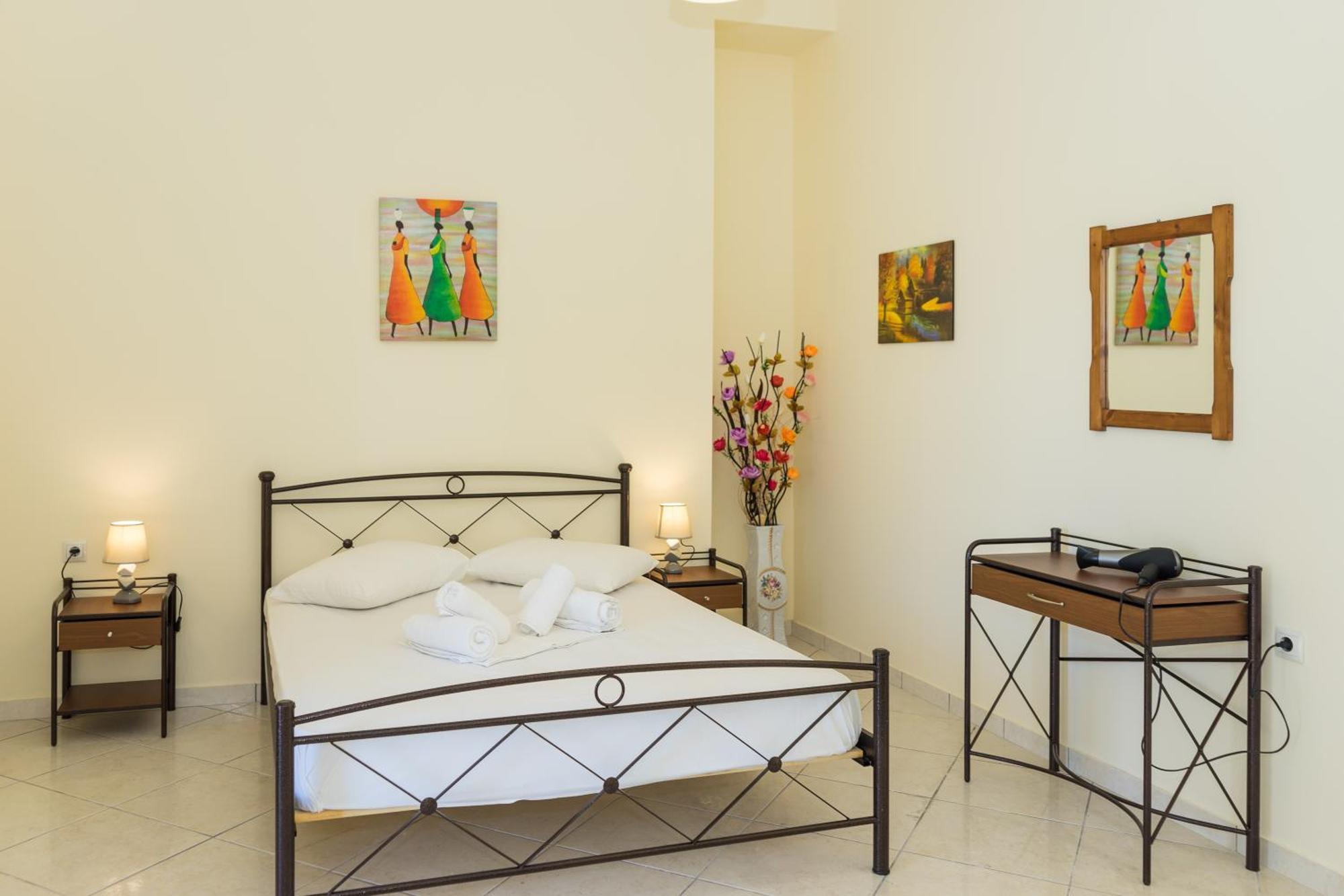 Laganas Strip Mall Apartments מראה חיצוני תמונה